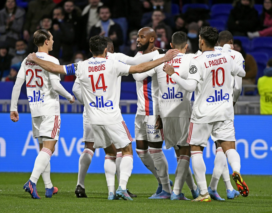 乐动体育-里昂球员拼尽全力，以出色表现在法甲比赛中取得胜利的简单介绍